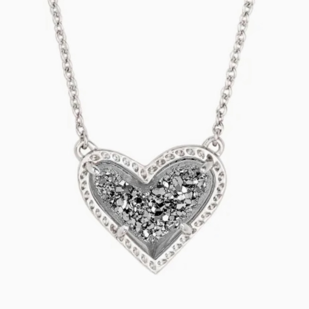 Kendra scott heart necklace